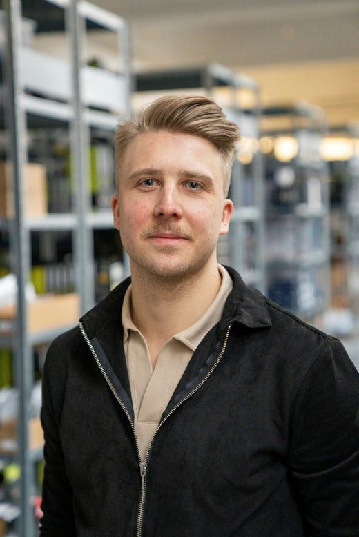 Linus Bondesson, operativ chef för Handshake AB, återförsäljare av ficklampor och bilvårdsprosukter.