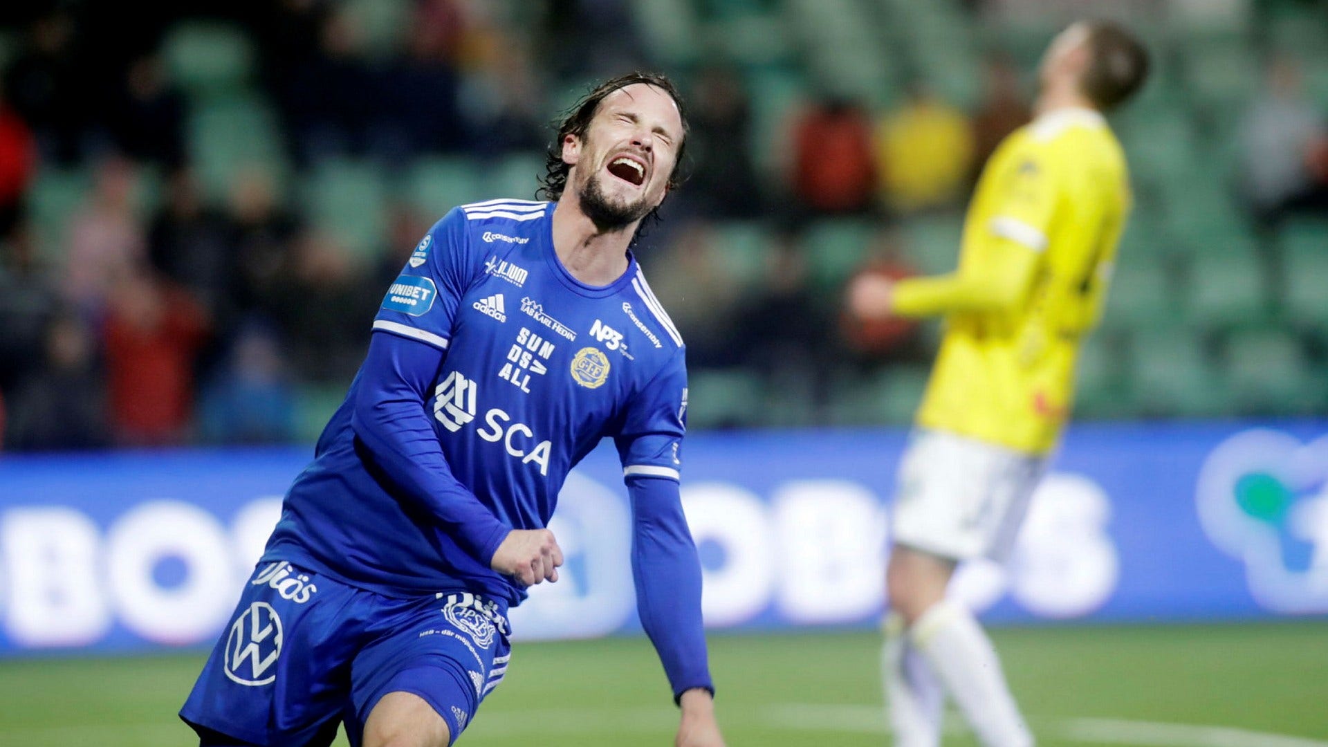 Gif Sundsvalls Linus Hallenius nickade in 2–0-målet i segern mot Landskrona.
