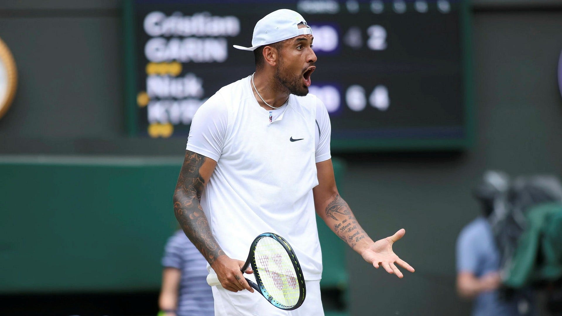 Nick Kyrgios skapar kontroverser i nästan varje turnering han spelar. På senare tid har han inte varit ensam om det.