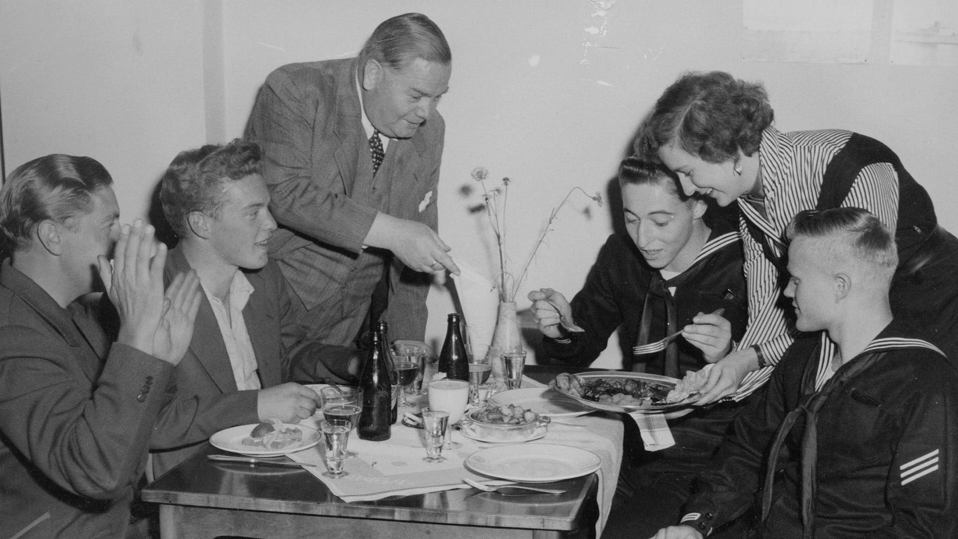 Livat på krogen i Göteborg när motboken avskaffas i oktober 1955.