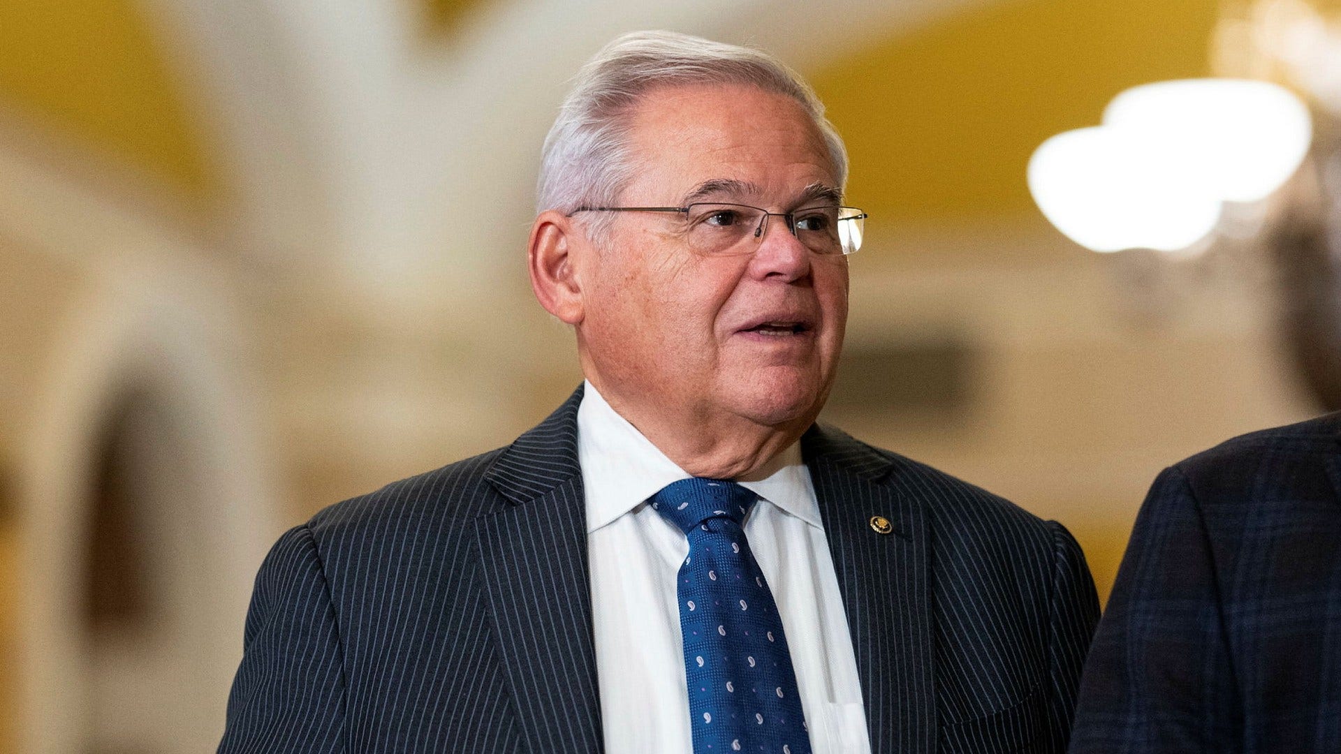 Flera partikollegor anser att mutåtalade Bob Menendez bör lämna sin senatorplats permanent.