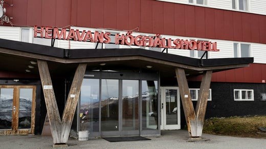 Hittills har 16 ukrainska flyktingar anlänt till Högfjällshotellet i Hemavan.