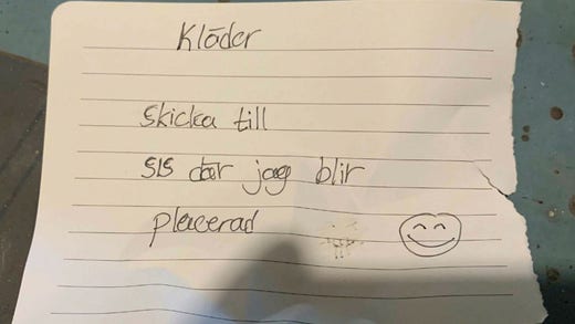 Brev, lappar och dokument i datorn visar att Liam planerat sitt dåd. Bland annat har han antecknat instruktioner om vad som ska ske när han grips. ”Roten av brottet är hat och ilska”, skriver han i ett dokument och fortsätter:
”Jag var tvungen att släppa ut det. Jag ville ha blod. Jag ville skada”.
