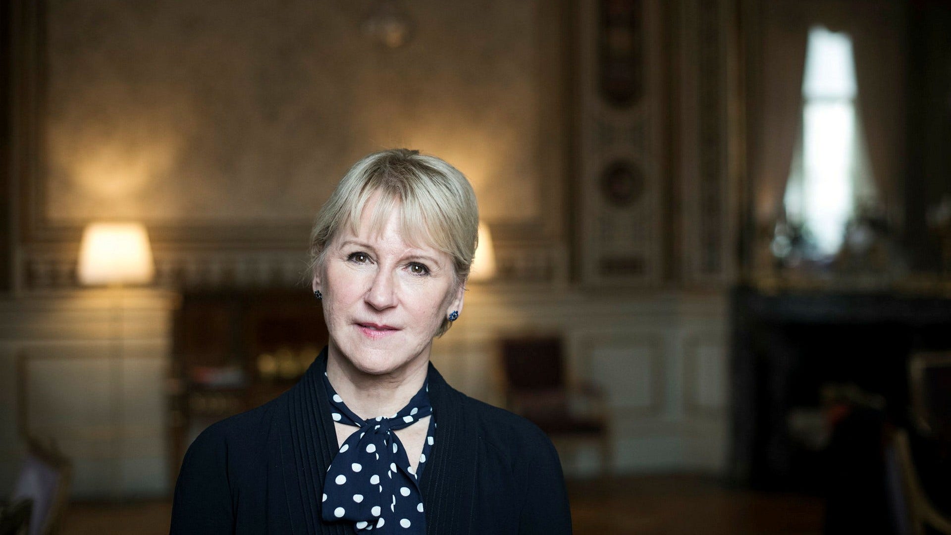 Socialdemokraten Margot Wallström ser många risker med ett svensk Natomedlemskap. Men om Finland går med kan hon ändra sig.