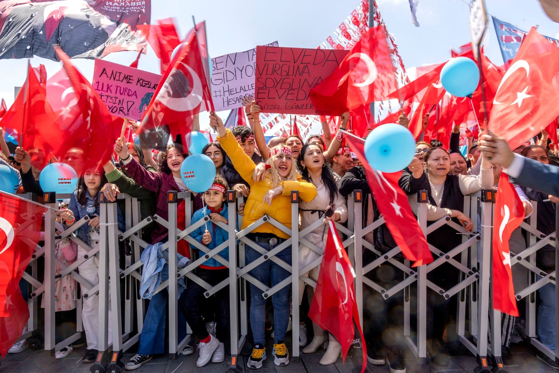 Mayor of Istanbul – “Rock Star” stands for the upcoming elections