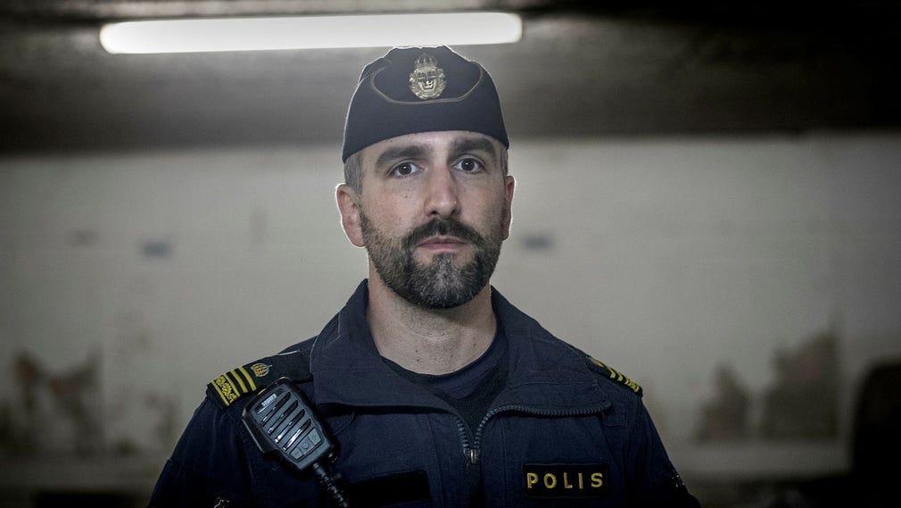 David Sund, polis i Skärholmen, ser det som mycket osannolikt att gängen använder godis för att rekrytera medlemmar.