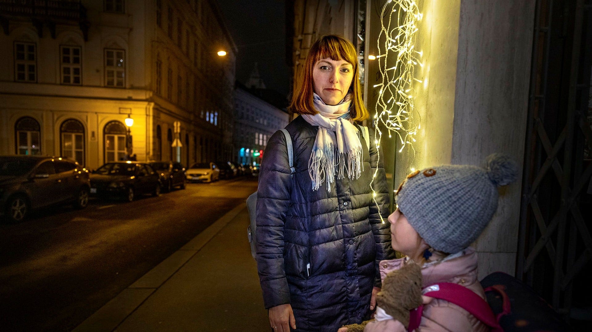 ”Jag har ju vetat hela tiden att Orbán är vän med Putin och ovän med Ukraina. Men nu blir det så tydligt att han måste välja sida”, säger Olesia Kuzo från Ukraina.