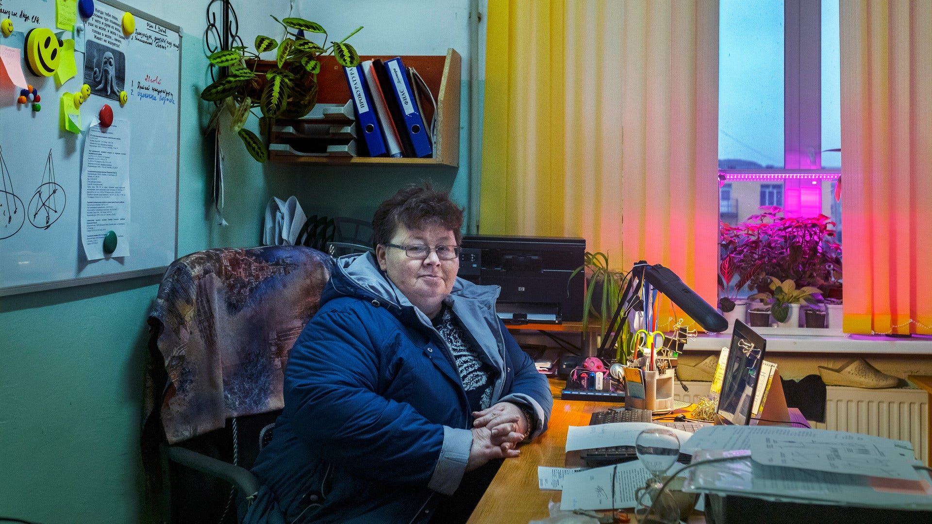 – Förr brukade vi säga att vi har tolv månader vinter och resten sommar. Det har vi inte längre. Nu regnar det i november, konstaterar Jelena Kryvonos som är ordförande för kommunfullmäktige i Teriberka.