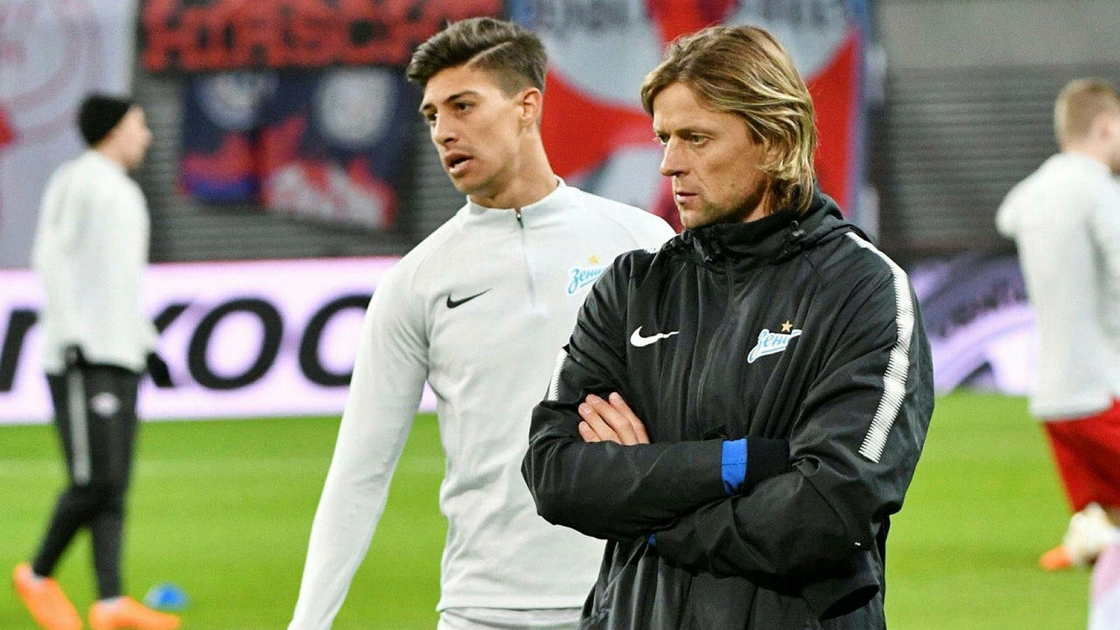 Anatolij Tymosjtjuk, till höger, inför en Europa League-match med Zenit Sankt Petersburg.