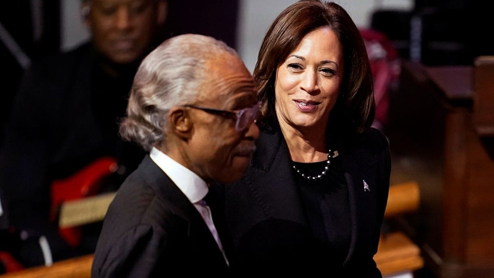 Kamala Harris e il pastore Al Sharpton.
