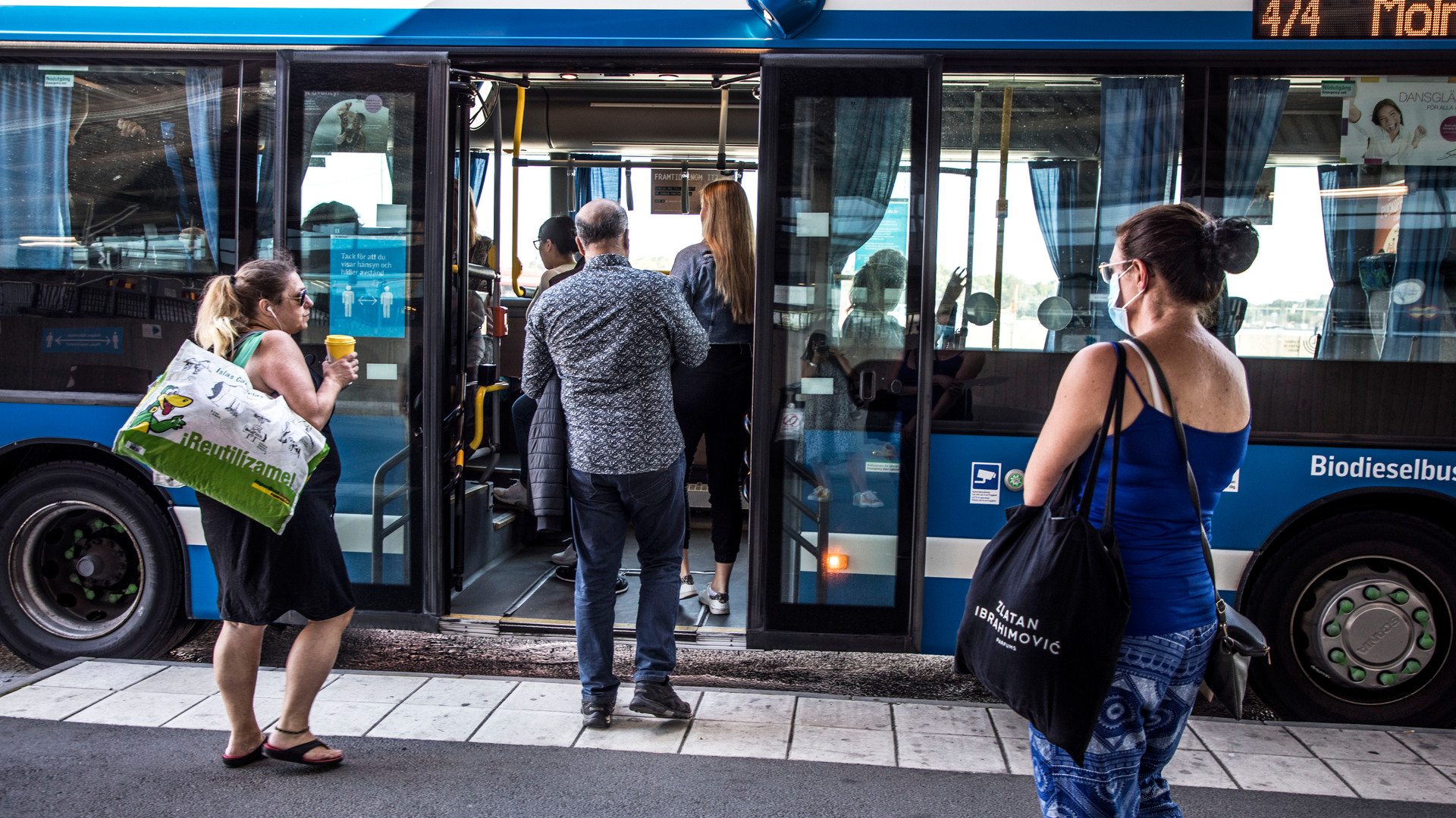 Svar På Insändare: ”Läs Av Biljetterna Vid Alla SL:s Bussdörrar” - DN.SE