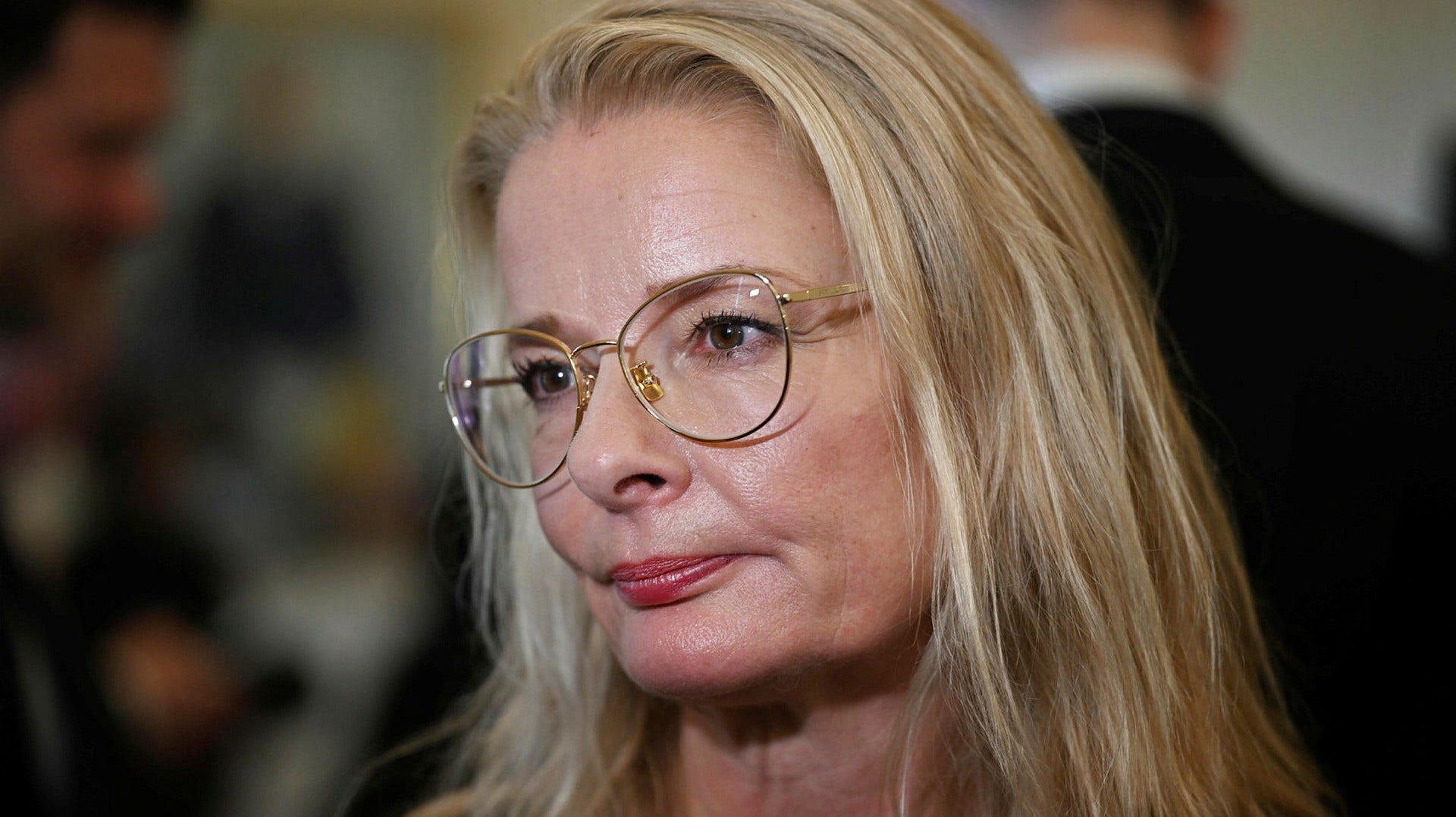 Föräldrar och elever måste få tillgång till korrekt information inför valet av skola, menar skolminister Lotta Edholm (L).
