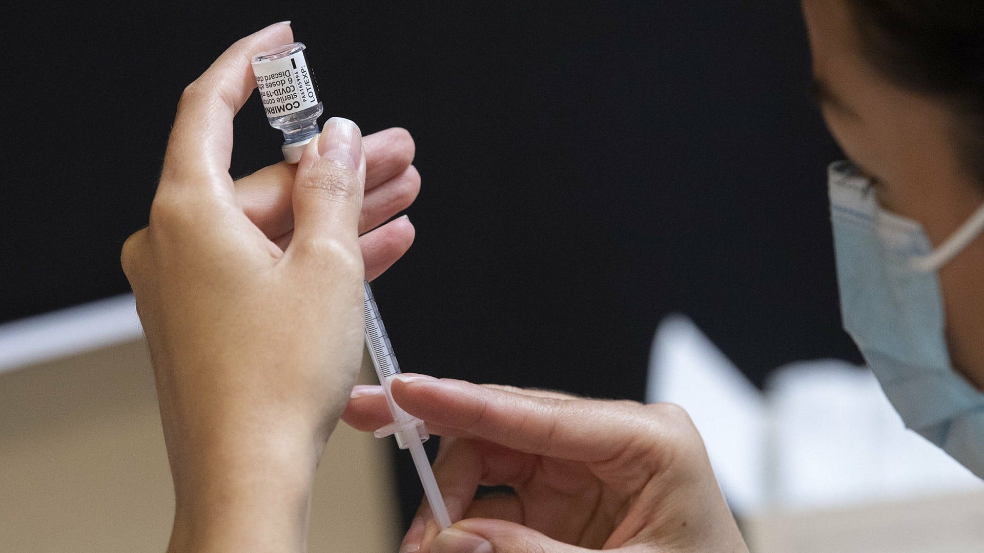 Stockholmare ska vaccinera sig i Stockholms län, påpekar Region Stockholm.