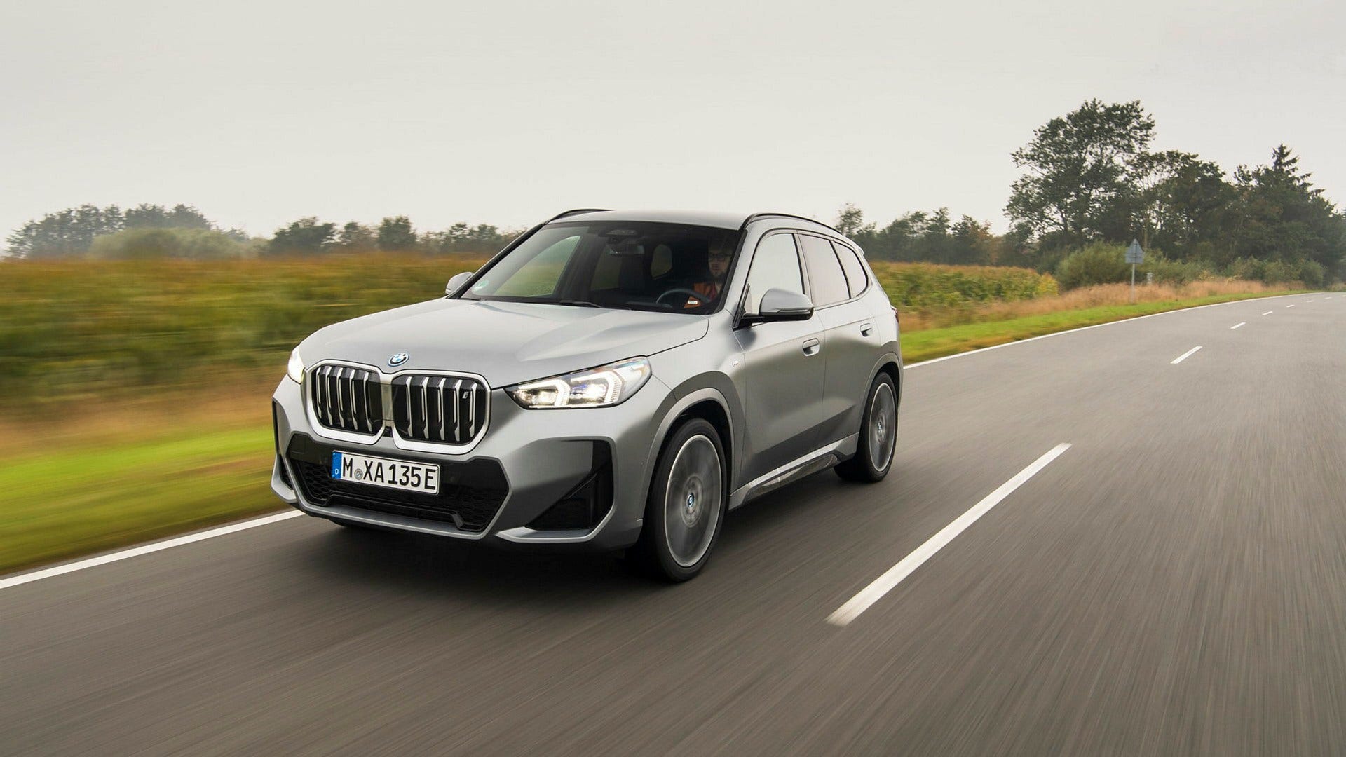 En ny generation BMW X1 är här, och den finns för första gången med renodlad eldrift. Då är namnet iX1.