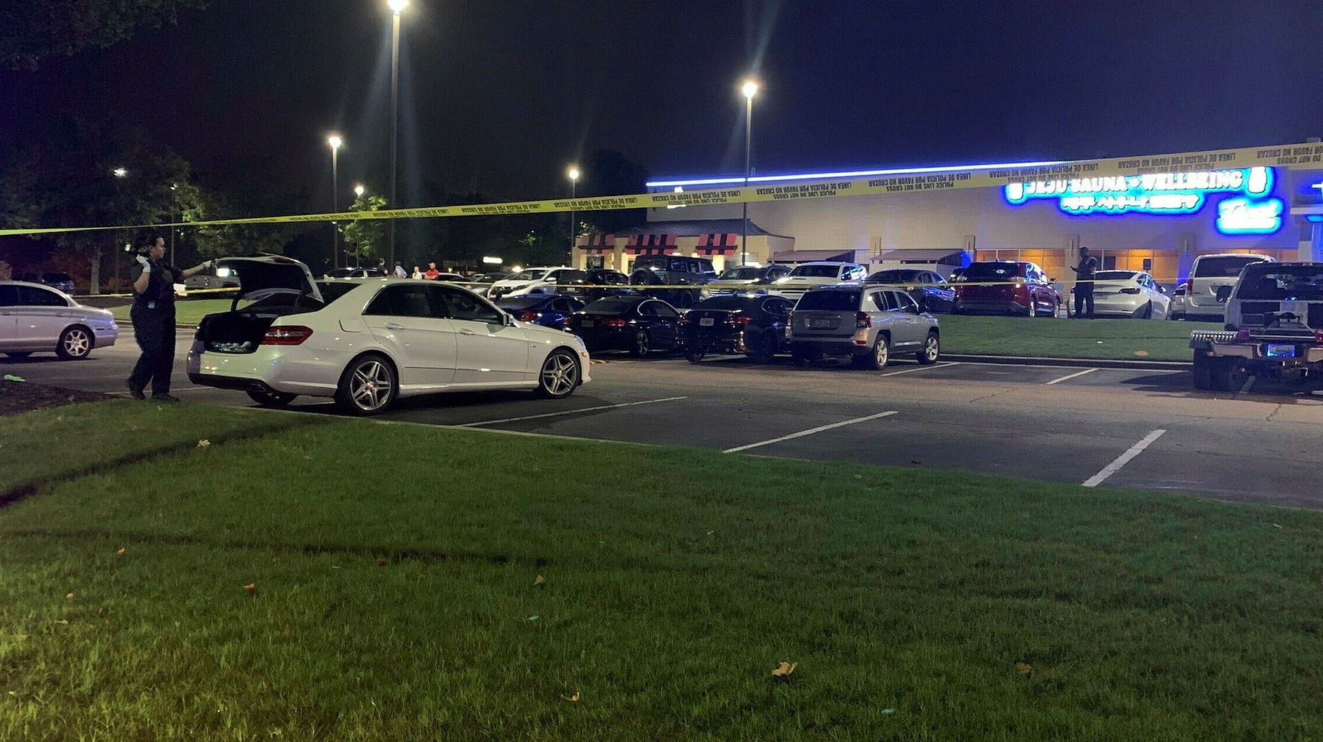 Den döda kvinnan hittades i en parkerad bil i Duluth, Georgia. Hon tros ha varit död i flera dagar innan fyndet gjordes.