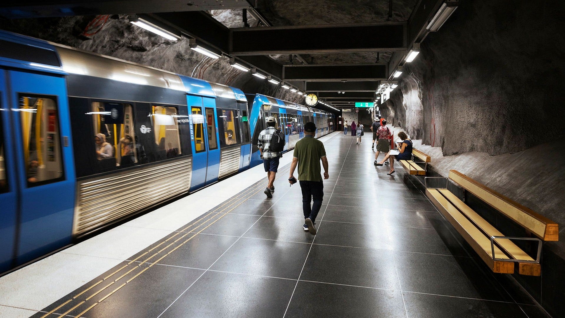 På 96 av Stockholms 100 tunnelbanestationer har antalet spärrpassager minskat. På flera stationer handlar det om stora tapp.