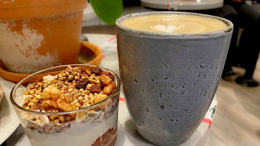 Stort utbud på frukosten.