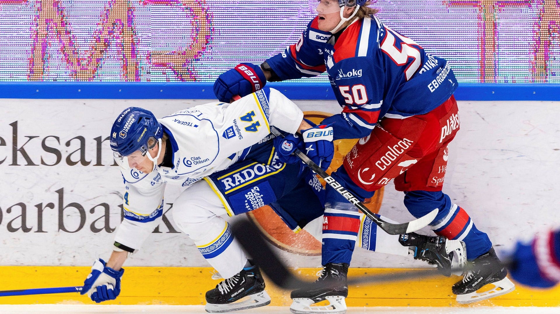 Leksands Carter Ashton och Oskarshamns Juuso Riikola.