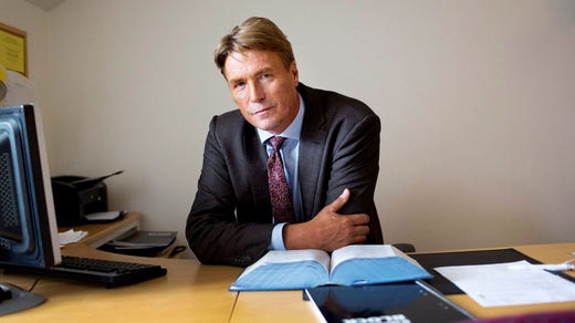 ”Det borde vara en ryggmärgsreflex att man absolut respekterar en domstol, vad man än tycker om domslutet”, säger Thomas Bodström, advokat och tidigare socialdemokratisk justitieminister.