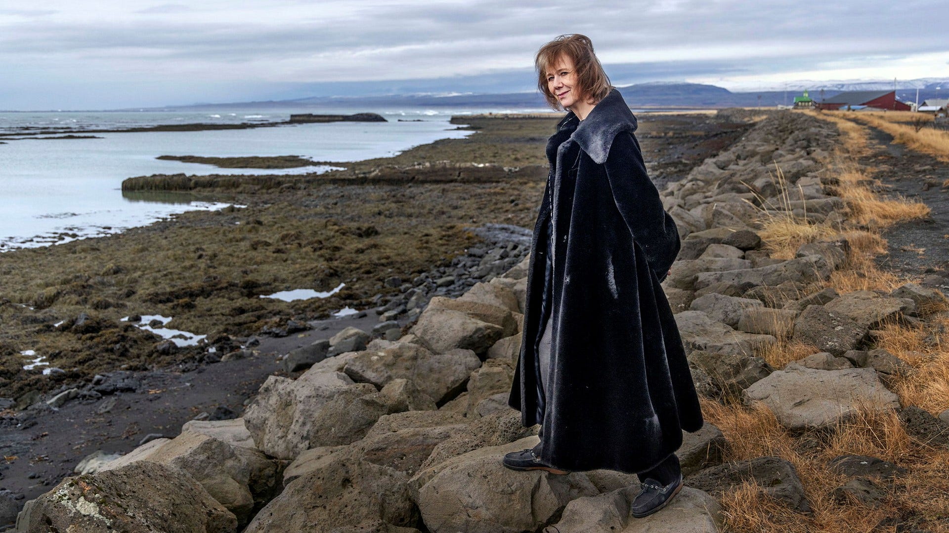 Författaren Ásta Kristrún Ragnarsdóttir i Eyrarbakki på södra Island