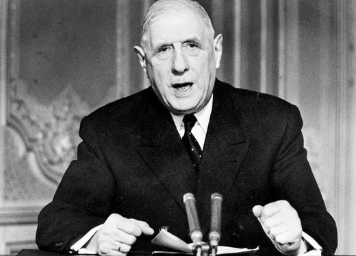 År 1966 distanserade sig den franska presidenten Charles de Gaulle från USA.