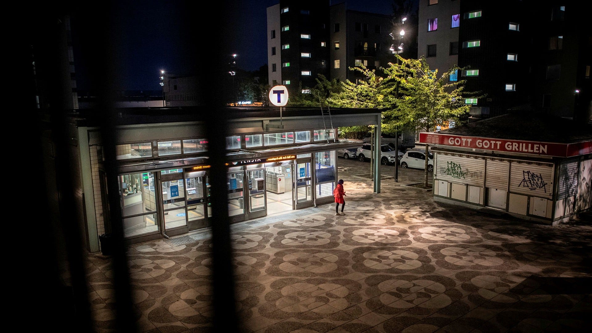Tensta centrum i nordvästra Stockholm. Kriminaliteten i landets miljonprogramsområden är ett misslyckande inte minst för Socialdemokraterna som låg bakom betongförorterna, anser insändarskribenten.