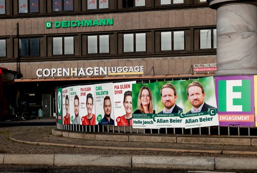 Hela 14 partier kandiderar till årets folketingsval. Utgången är i nuläget mycket oklart. Enligt en ny valundersökning från Köpenhamns universitet kan 50 procent av väljarna rösta på ett annat parti än de röstade på i förra folketingsvalet 2019.