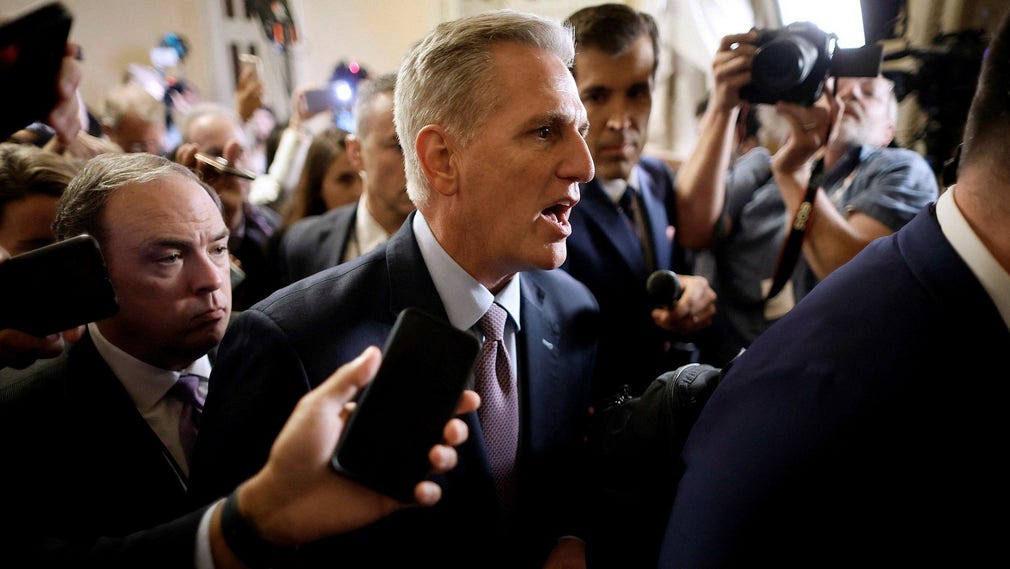 Il repubblicano Kevin McCarthy è stato estromesso dalla carica di presidente della Camera.