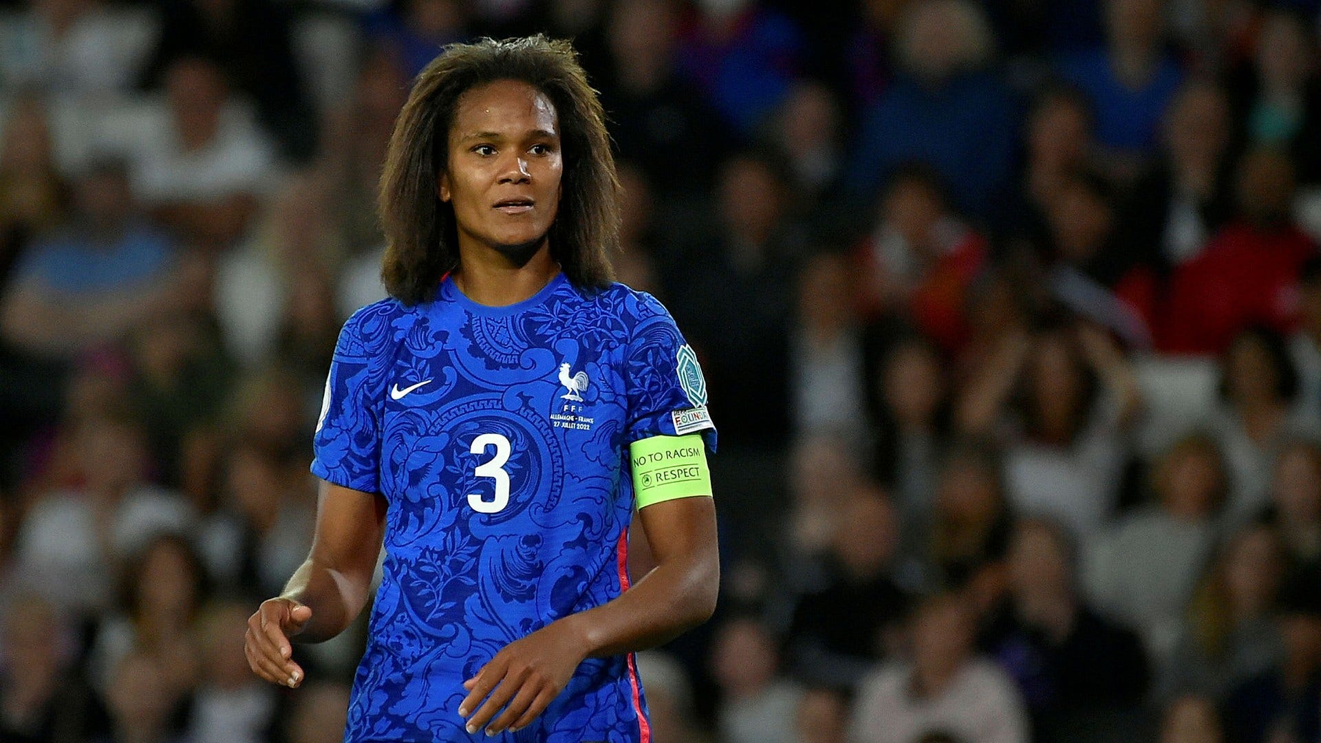 Fransyskan Wendie Renard under EM i fjol. Nu hoppas hon på VM-spel efter att förbundskaptenen fått gå.