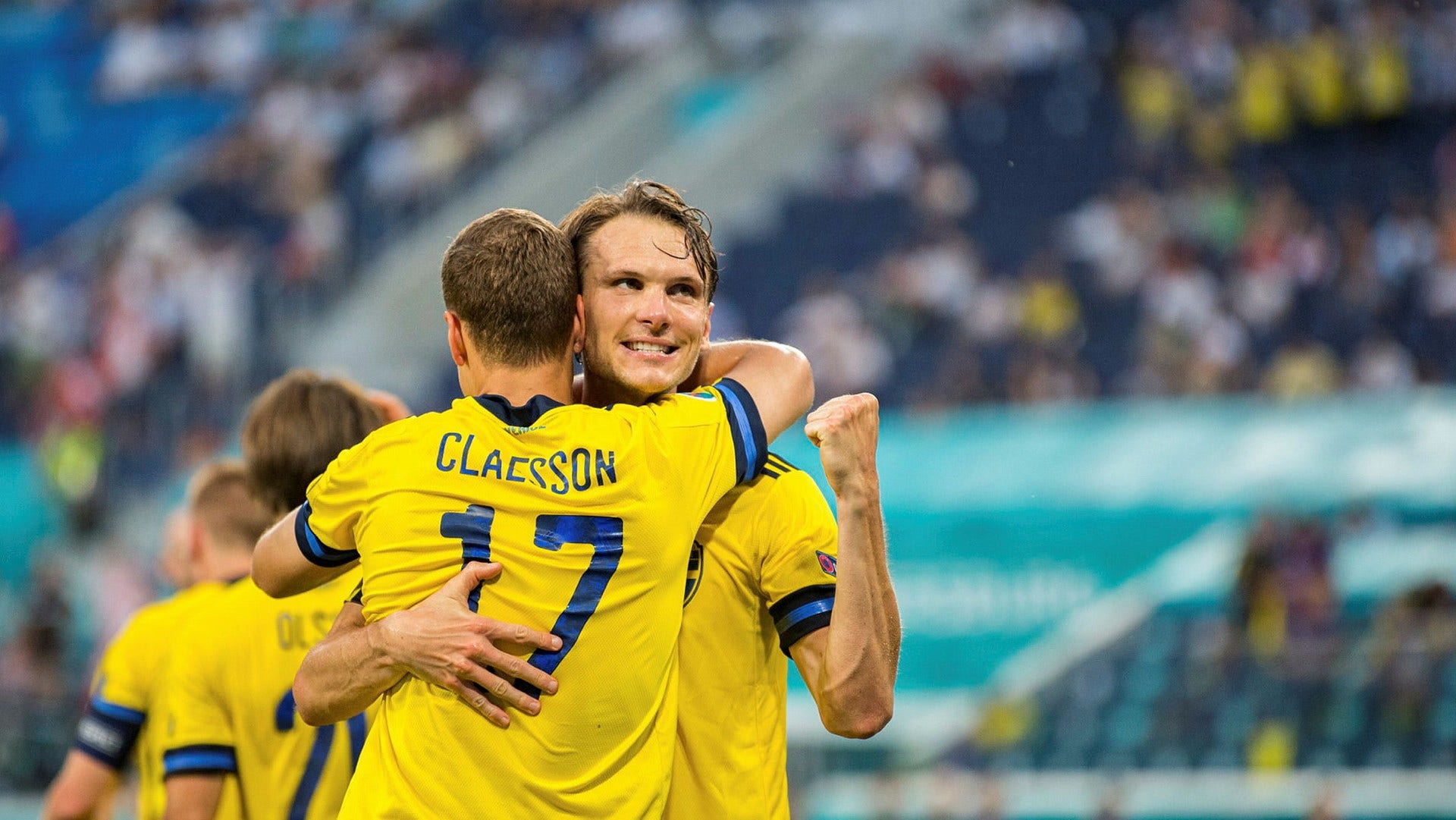 Albin Ekdal och Viktor Claesson är besvikna över att svenska fans inte kan resa till Skottland för att se åttondelsfinalen mot Ukraina.