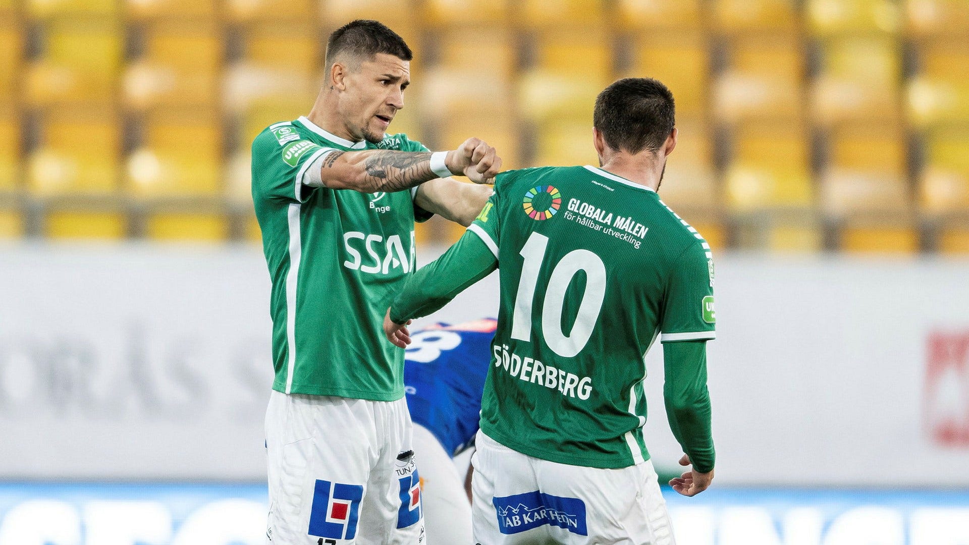 スーパーワンの奇妙なシーン チームメイトが一緒に喫煙 Nipponese