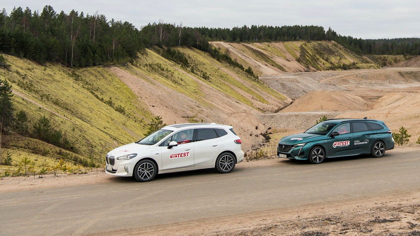 BMW 225 familjebuss är ett steg före Peugeot 308 kombi. Ska det bli så även i testet?