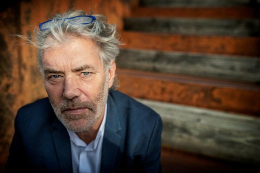 Samtidigt som Brinkemo blef rasiststämplad i offentligheten anlitades han flitigt som föreläsare. Han menar att socialarbetare, poliser och advokater ville lära sig mer om mötet mellan klan och stat.