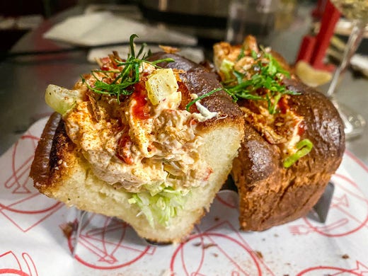 Lobster roll, 295 kr.