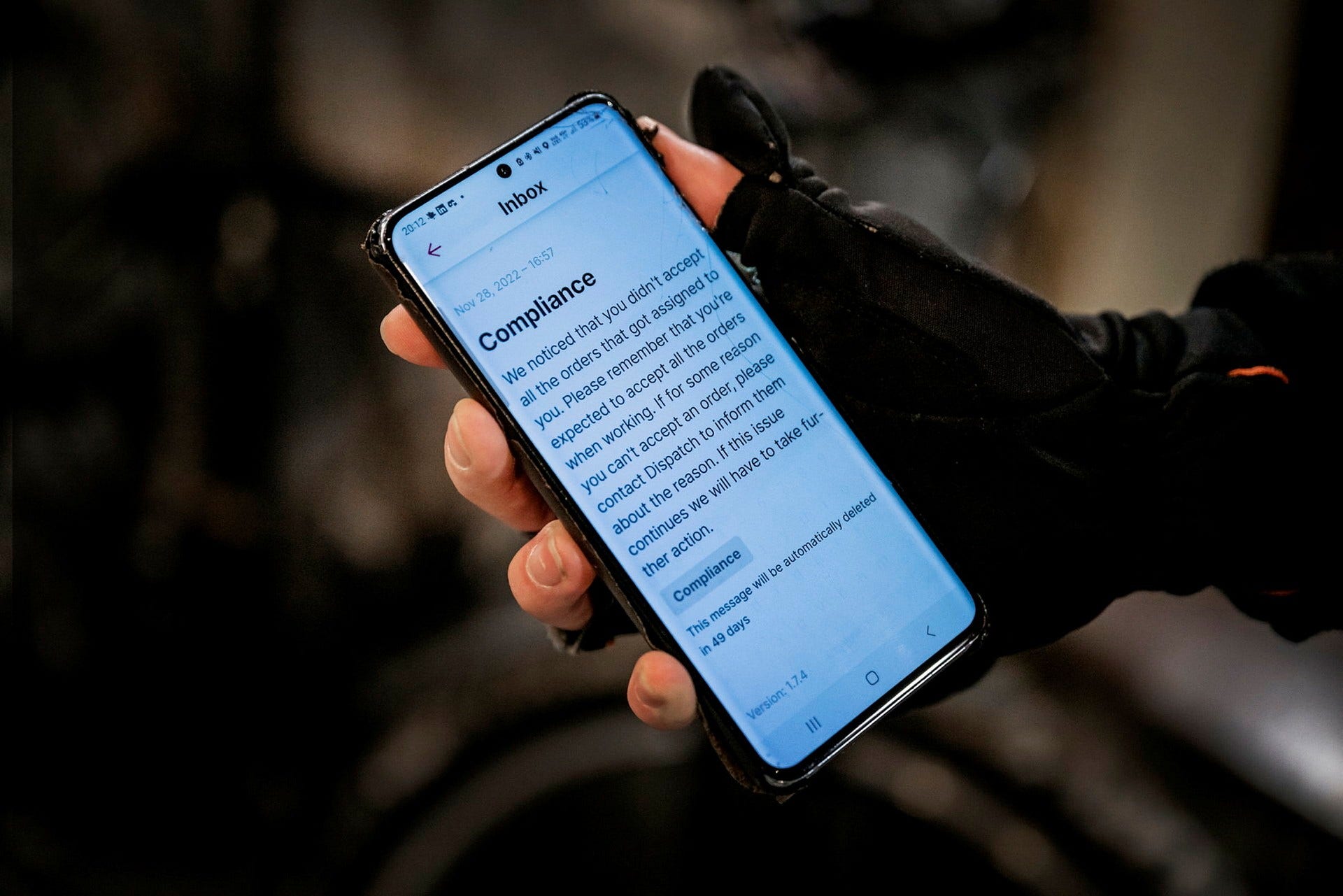 ”Compliance” meddelanden kan buden få om de exempelvis tar för lång tid på sig för att tacka ja till en order.