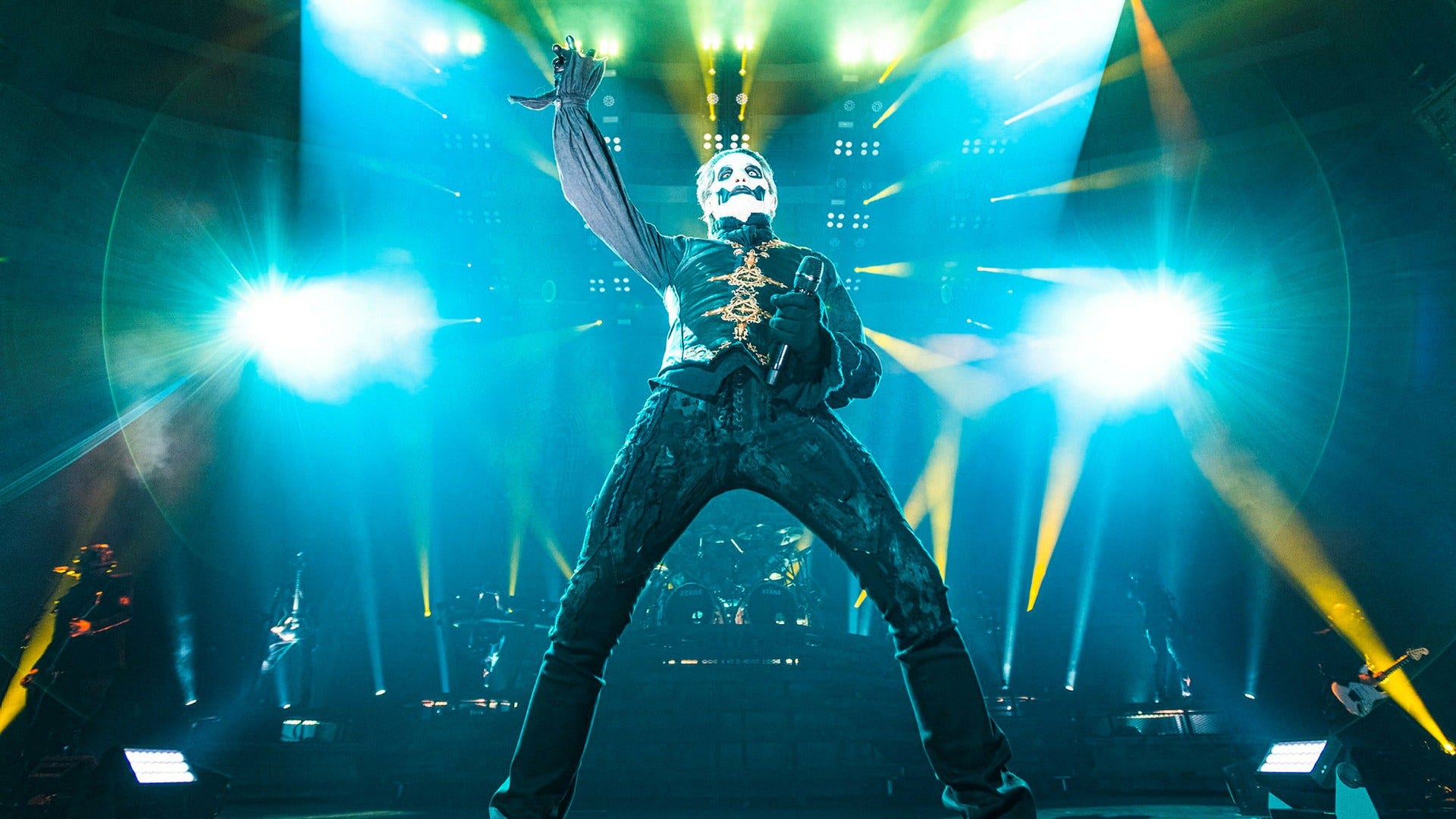 Tobias Forge frontar Ghost på Avicii Arena i Stockholm.