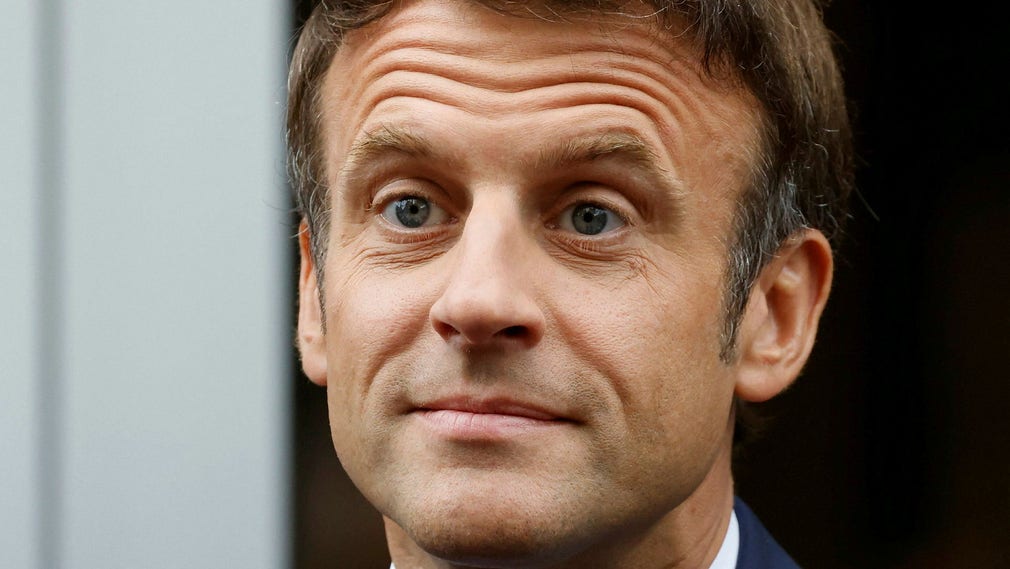 Frankrikes president Emmanuel Macron och hans mittenkoalition förlorade sin majoritet i helgens parlamentsval.