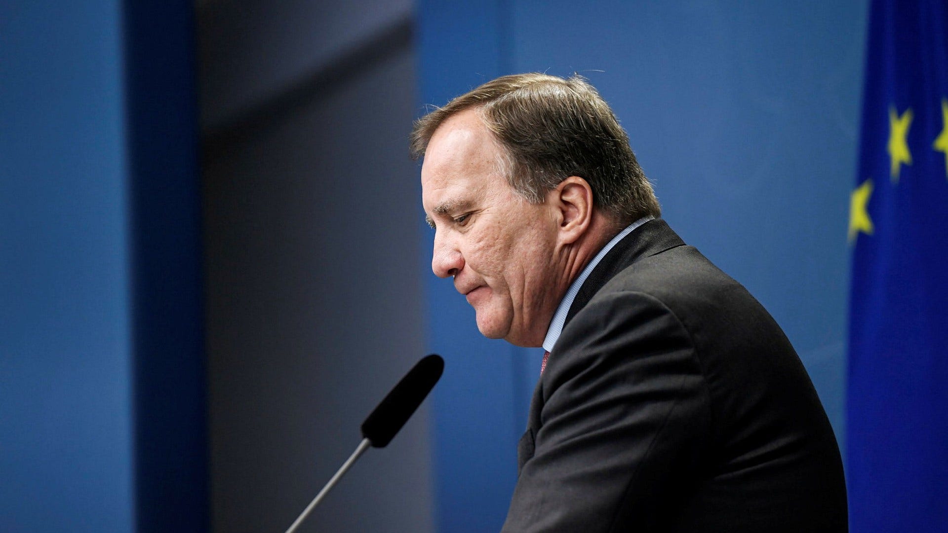 Statsminister Stefan Löfven (S) håller pressträff i Rosenbad i Stockholm. Han avgår och talmannen tar därmed vid.