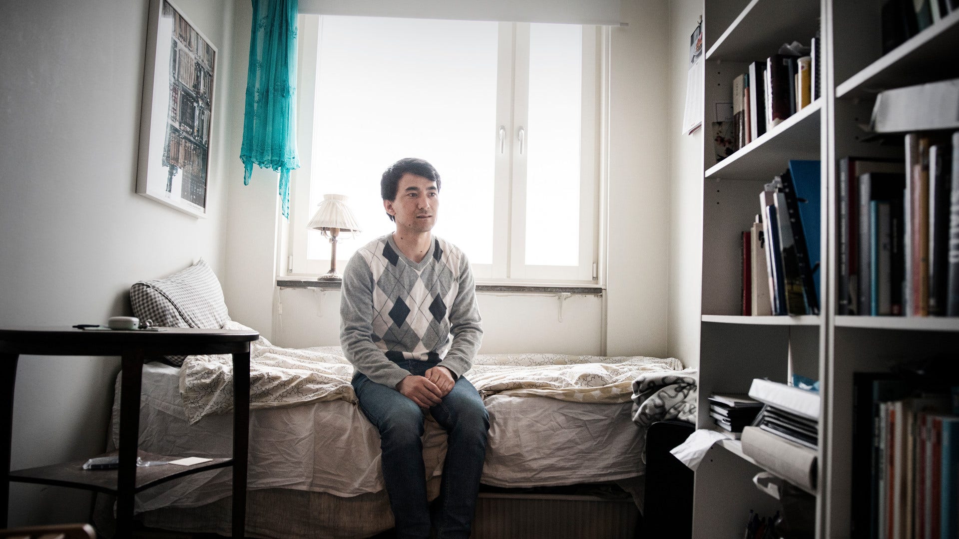 Hanif Qasemi visste inte vad en födelsedag var innan Migrationsverket gav honom en. Nu är det just den uppgiften som ställer till det för honom när han söker arbetstillstånd.