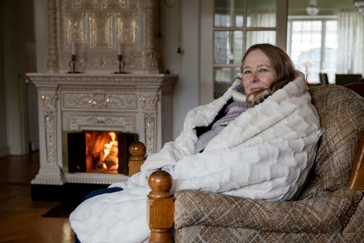 Christina Lignell går numera alltid runt i tjocka tröjor, filtar och inneskor hemma.