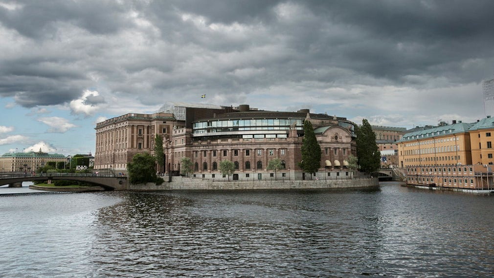 Nästan hundra nya riksdagsledamöter har tagit sig in i riksdagen.