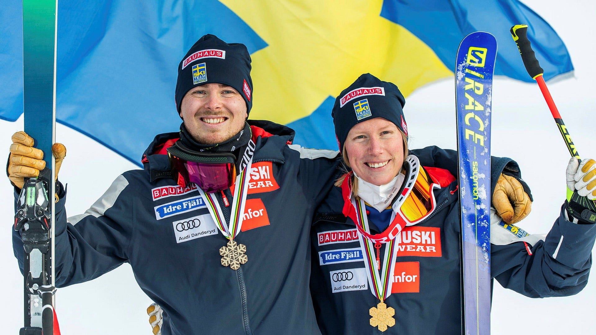 Svenska skicrossåkarna Erik Mobärg och Sandra Näslund tog brons och guld i VM i Idre i vintras.