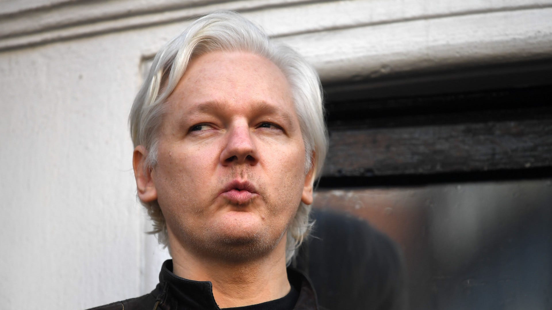 Wikileaksgrundaren Julian Assange släpps inte fri mot borgen.