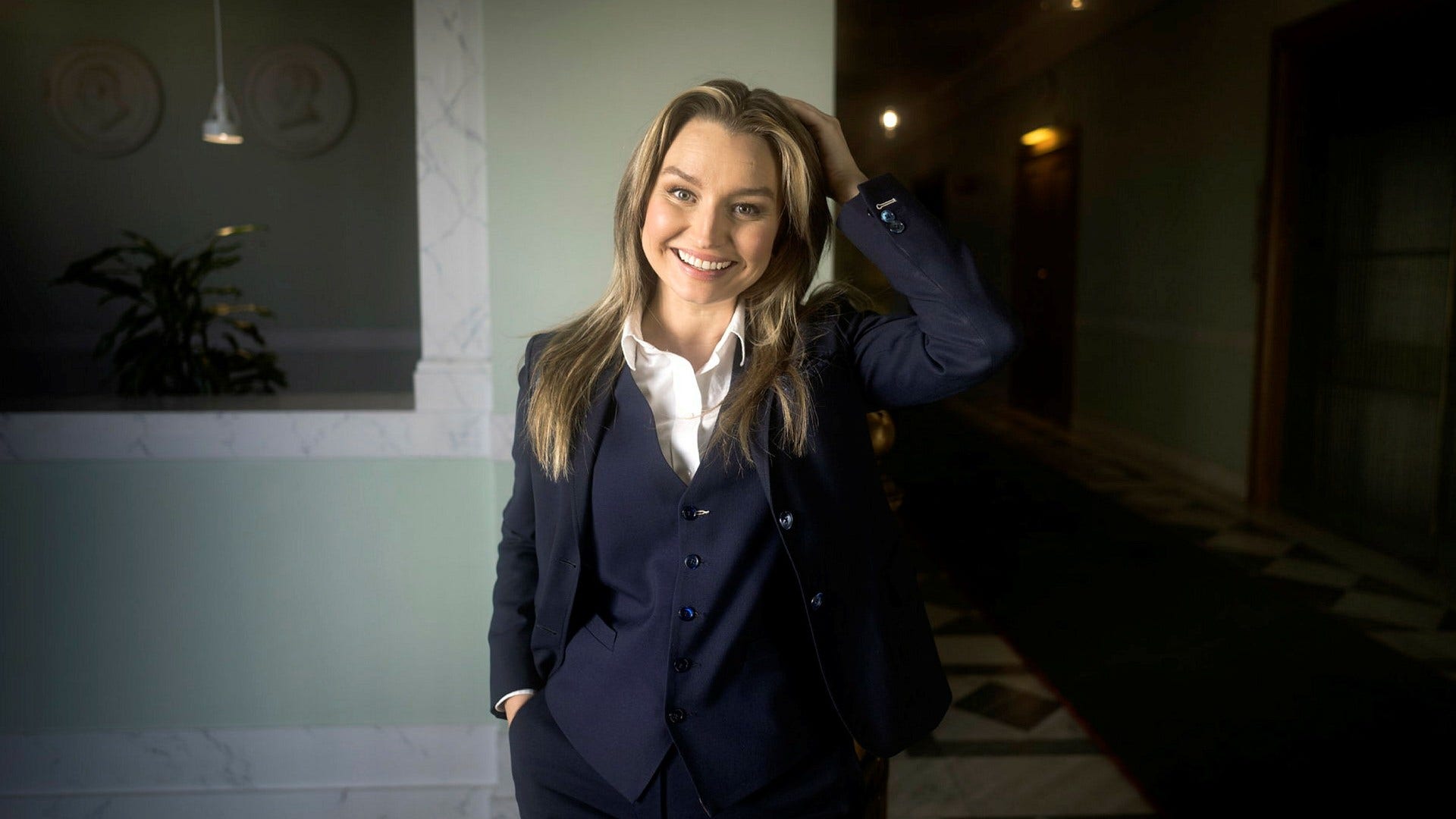 Det höga elpriset har fått fler att inse att vi behöver mer el och därför mer vindkraft, tror energiminister Ebba Busch (KD).
