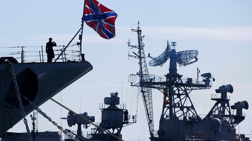 Rysk fregatt uppges ha skadats i attack
