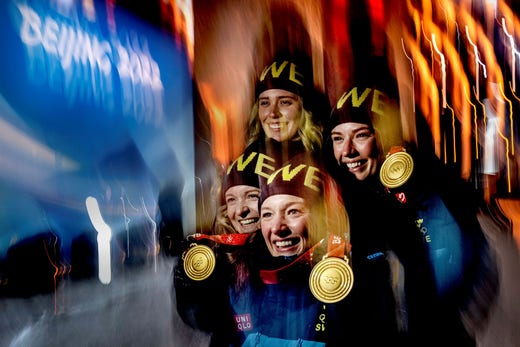 OS-guldet var historiskt i svenskt skidskytte, som det första i stafett på damsidan.