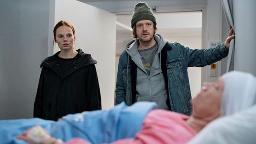 Sini Korvola (Ulla Raitio) och Sami Korvola (Arttu Kapulainen).