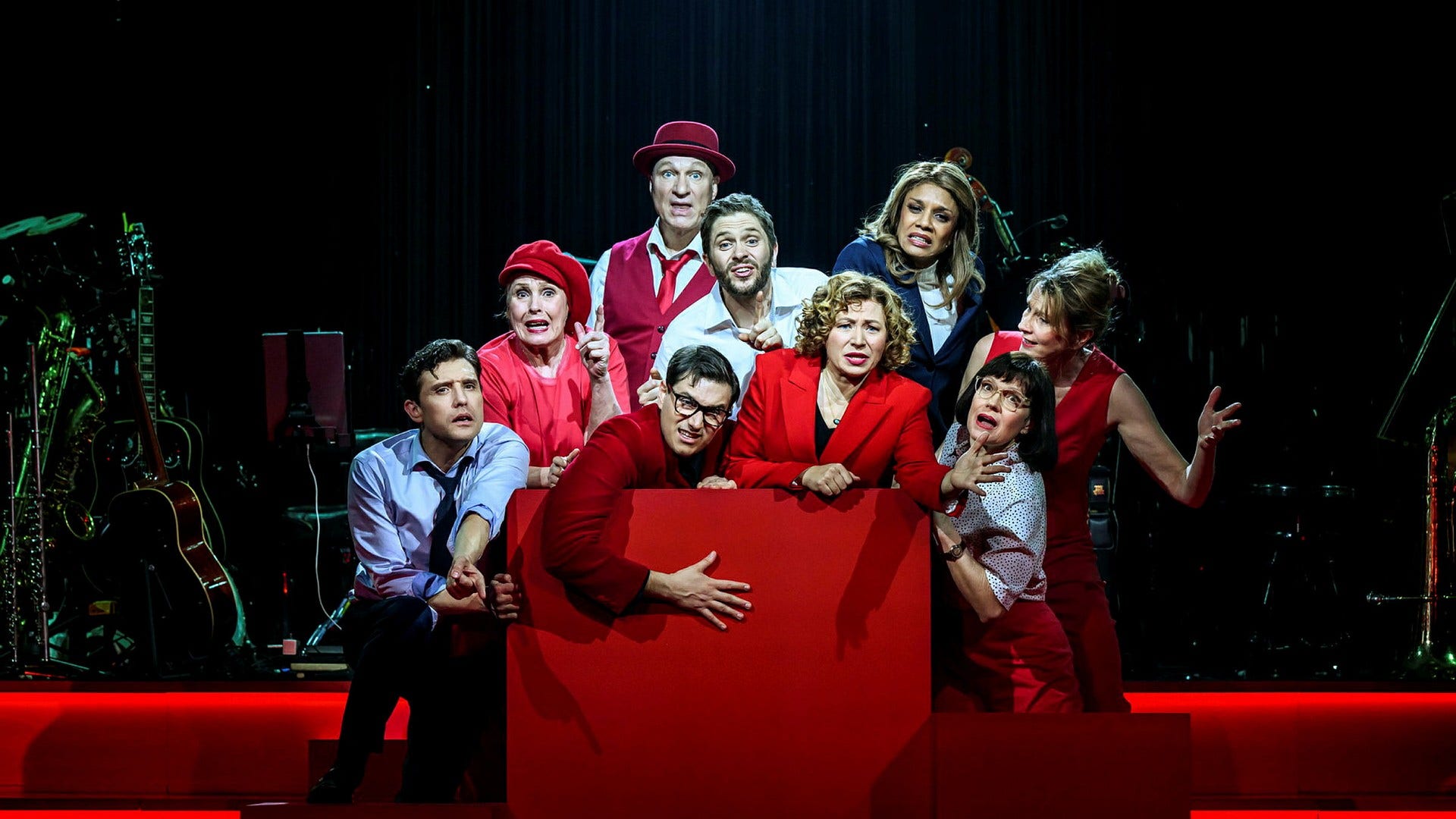 Ensemblen i Socialdemokraterna - the musical. Sverigepremiär 17 mars på Klarascenen, Kulturhuset Stadsteatern.