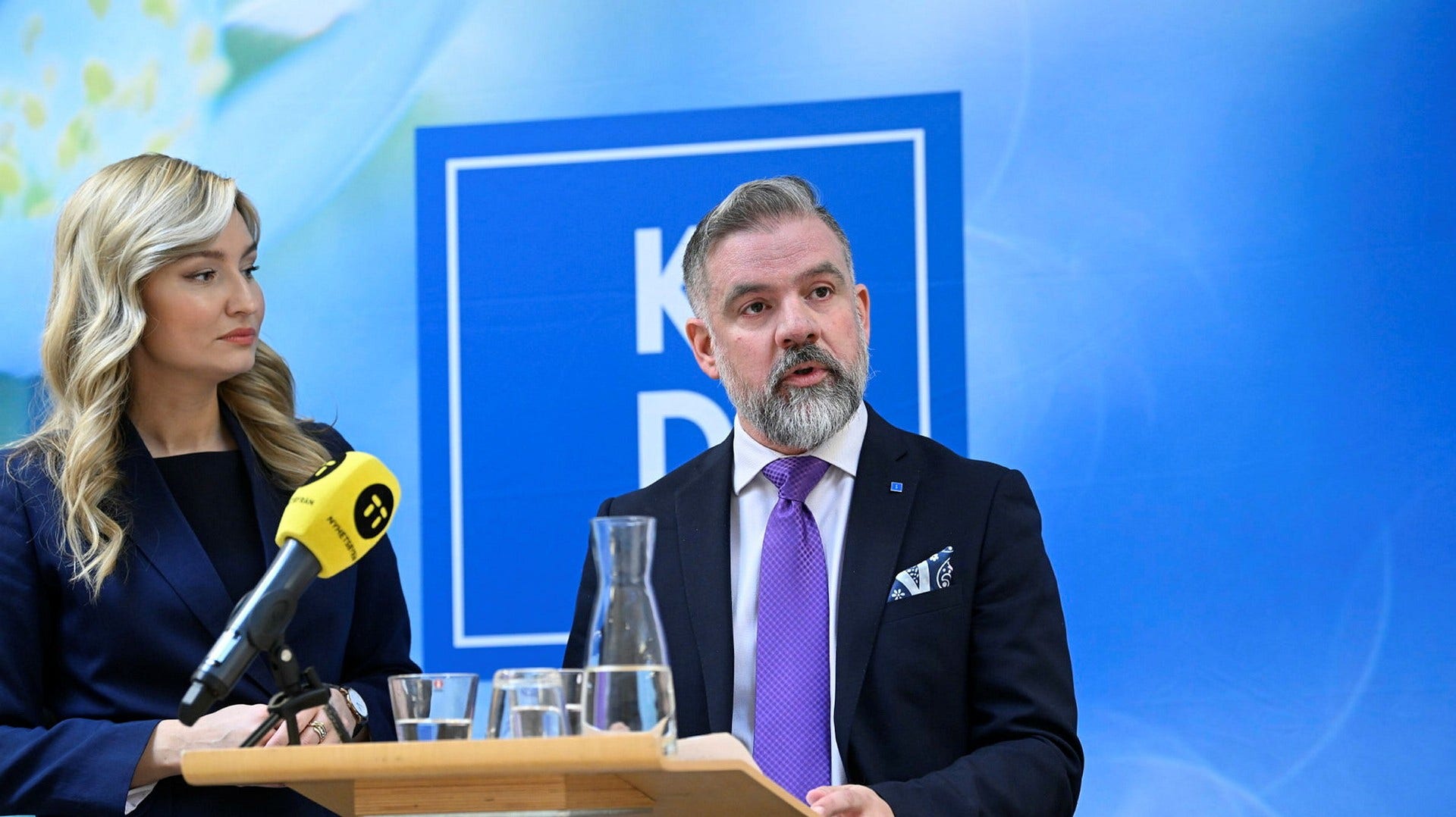 KD-ledaren Ebba Busch presenterar Johan Ingerö som ny partisekreterare i oktober 2022. På tisdagen lämnade Ingerö tjänsten.