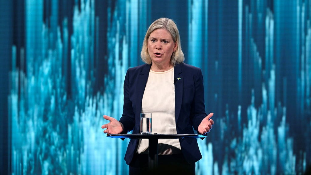 Magdalena Andersson talar för företagare på Grand Hotel i Stockholm.